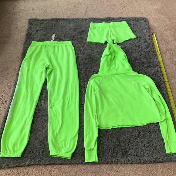 VS PINK NEON GREEN SWEAT SET WOMENS - Picture 13 of 13